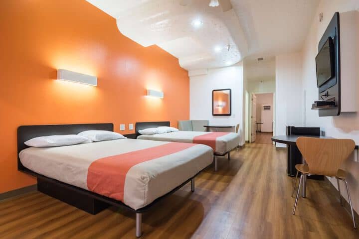 Room 14 of 87