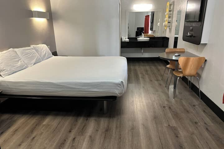 Room 29 of 87